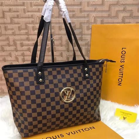 louis vuitton signature tote